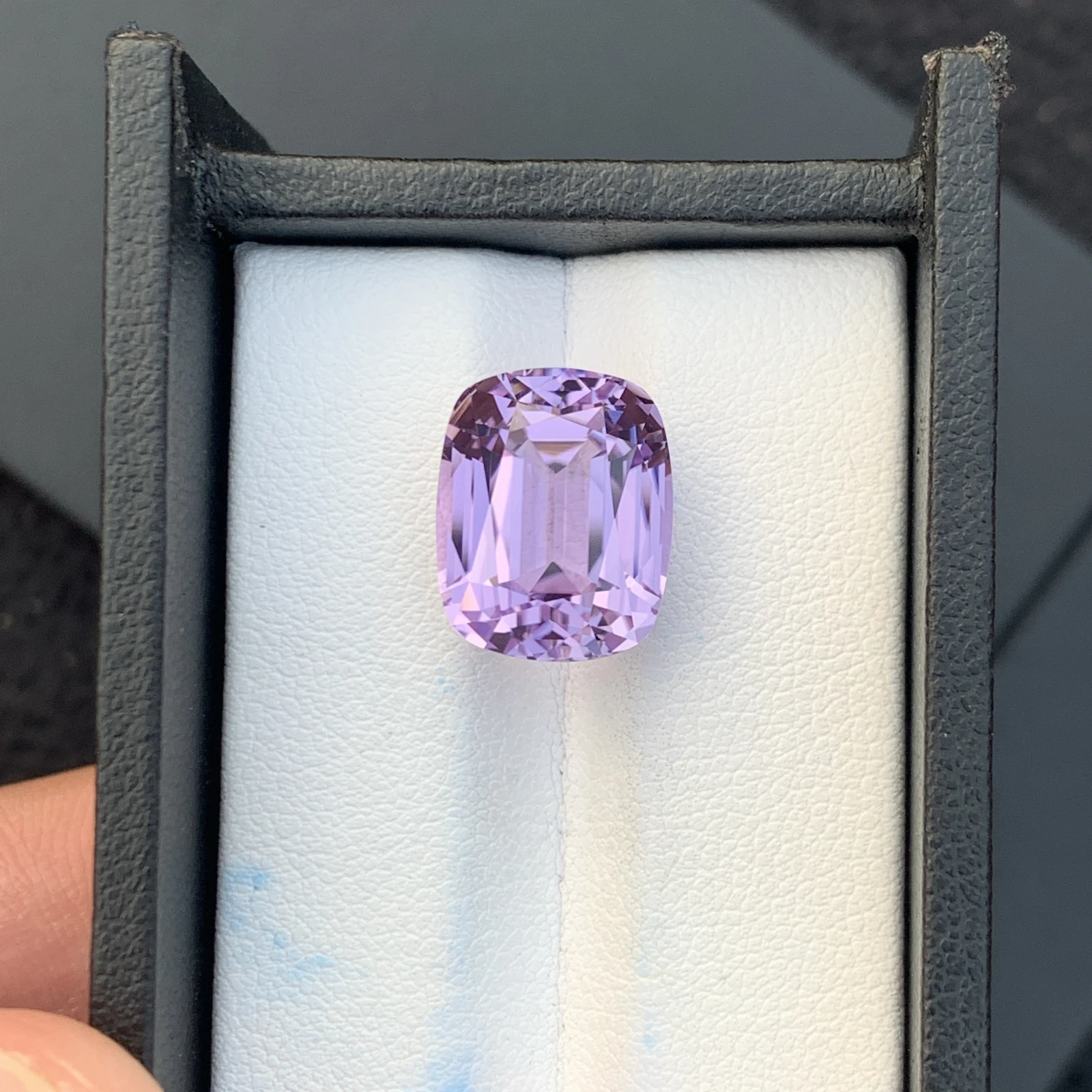 13 ct. Natural Unheated Kunzite Cushion Shape Loose Gemstone from Afghanistan — view 9